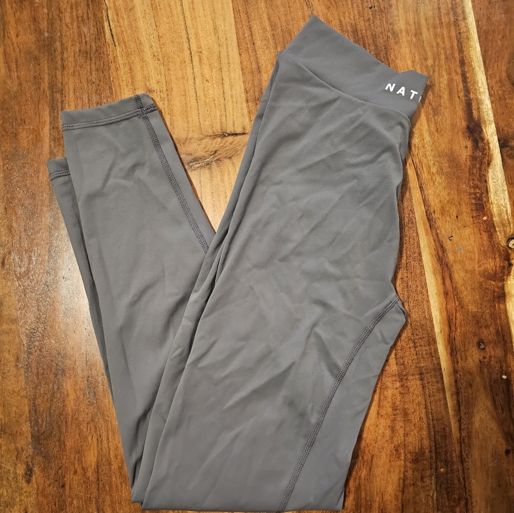 Naturyl by Niykee Heaton scrunch leggings